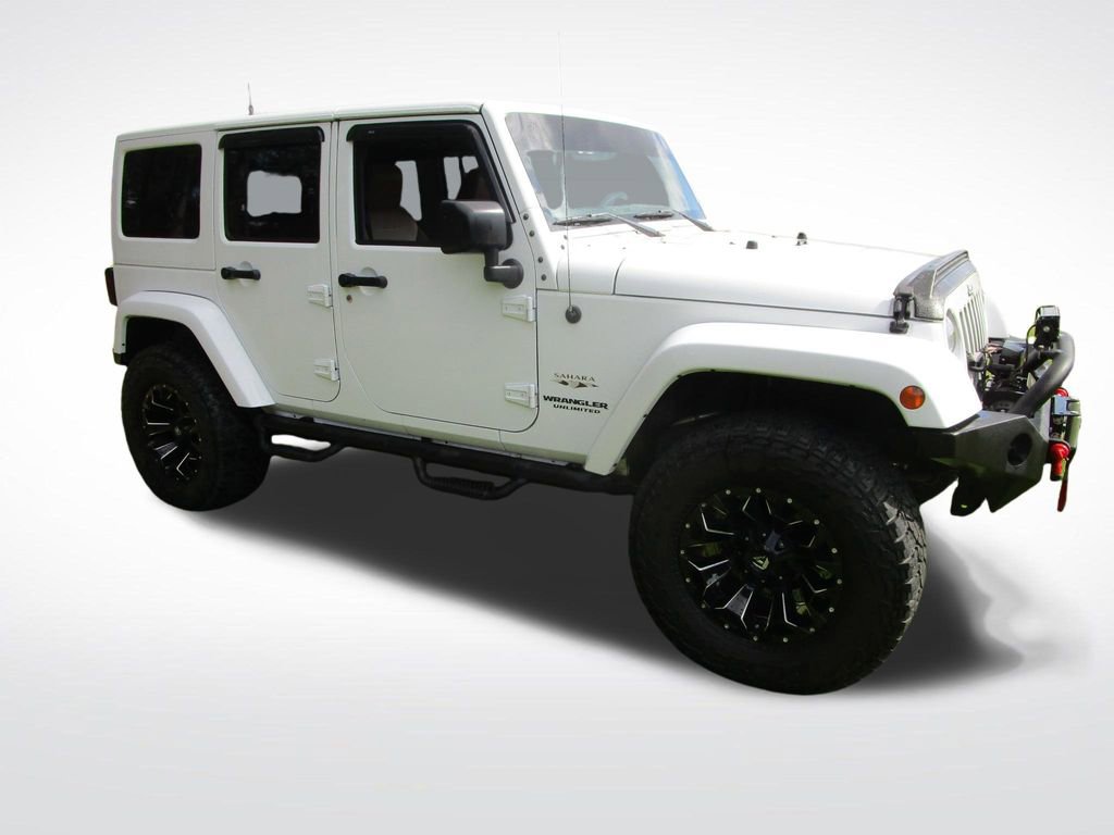 Used 2017 Jeep Wrangler Unlimited Sahara w/ Connectivity Group image 6