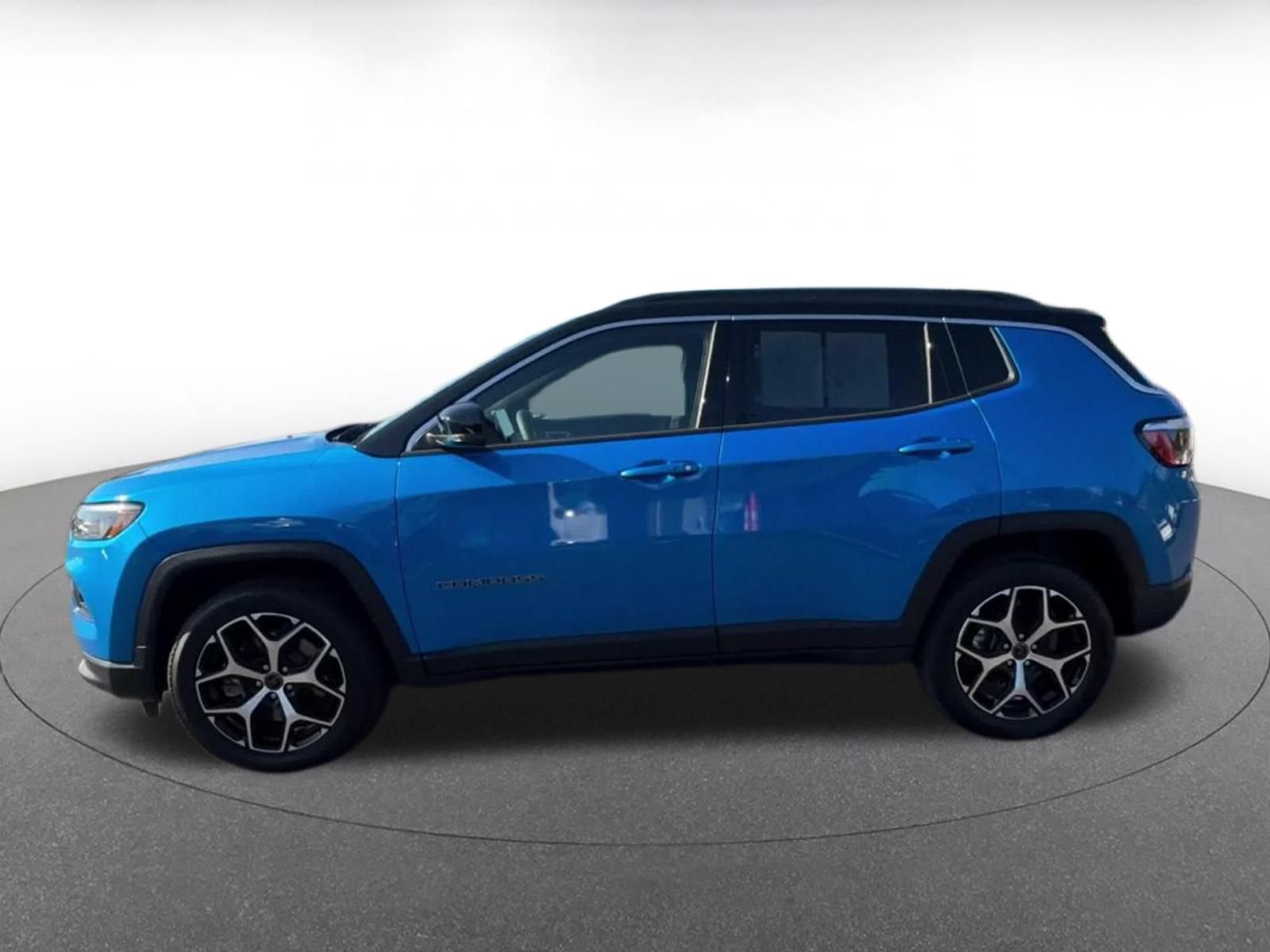 Used 2025 Jeep Compass Limited AWD/4WD image 9