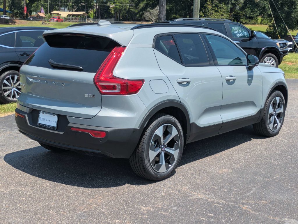 New 2026 Volvo XC40 B5 Plus w/ Protection Package Premier AWD/4WD image 6