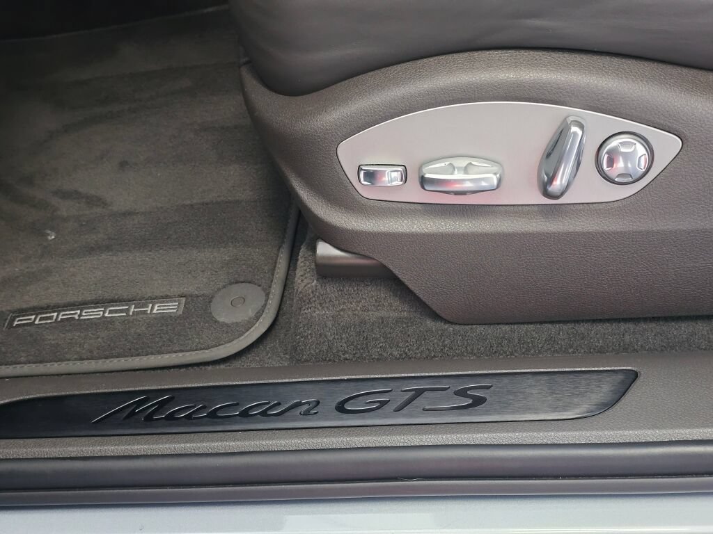 Certified 2024 Porsche Macan GTS w/ Premium Plus Package AWD/4WD image 38