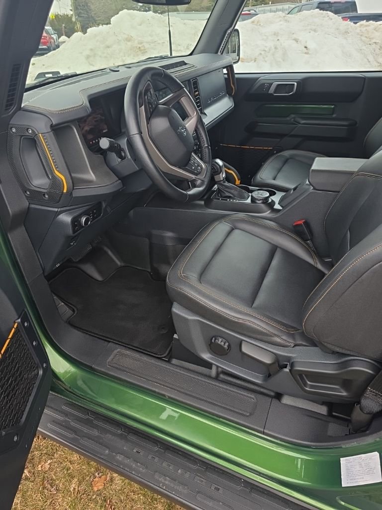 Used 2024 Ford Bronco Badlands image 8