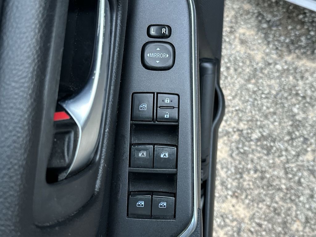 Used 2016 Toyota Camry LE image 13