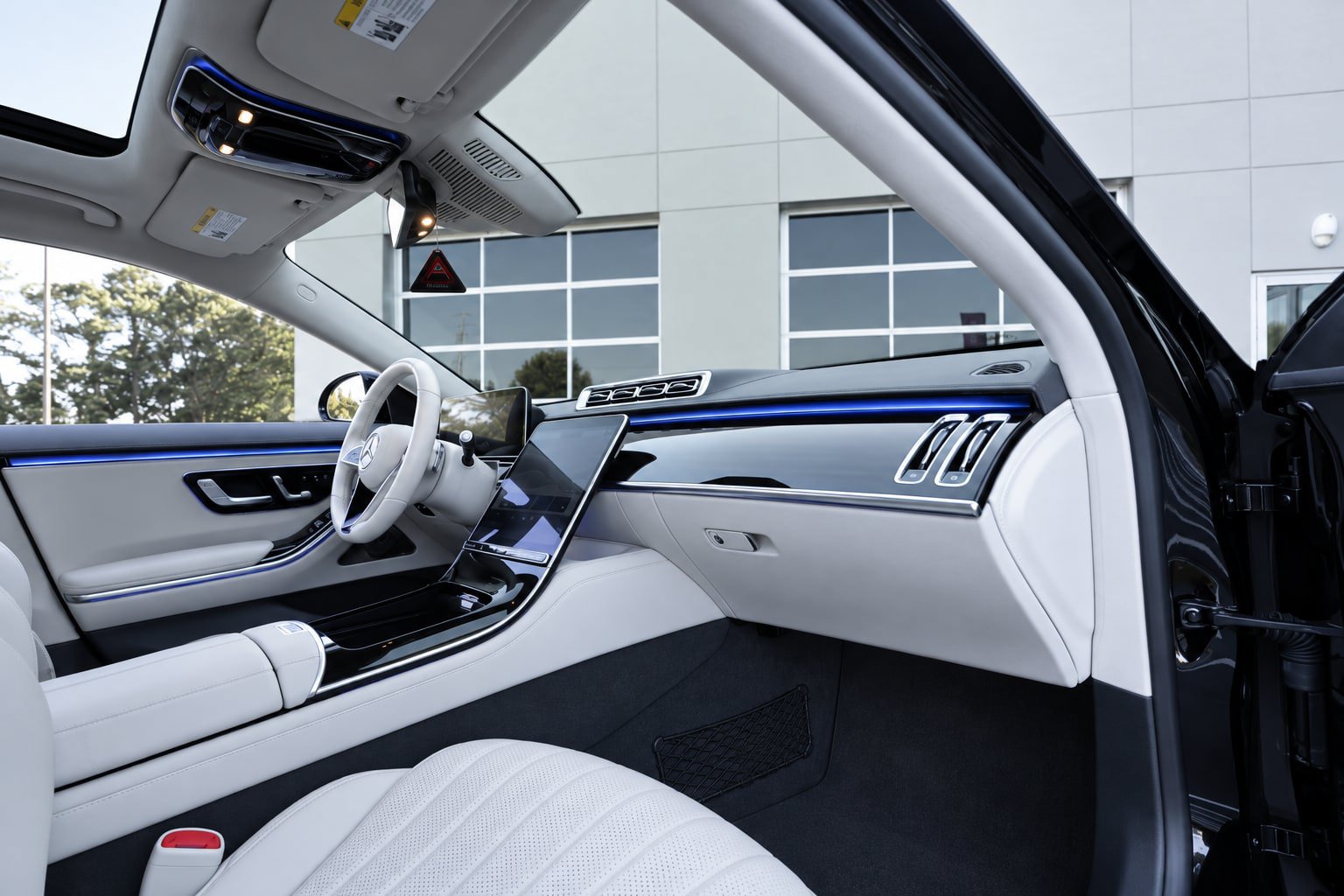 Used 2023 Mercedes-Benz S 500 4MATIC image 21