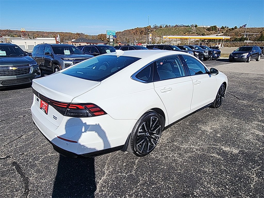 Used 2025 Honda Accord Touring image 8