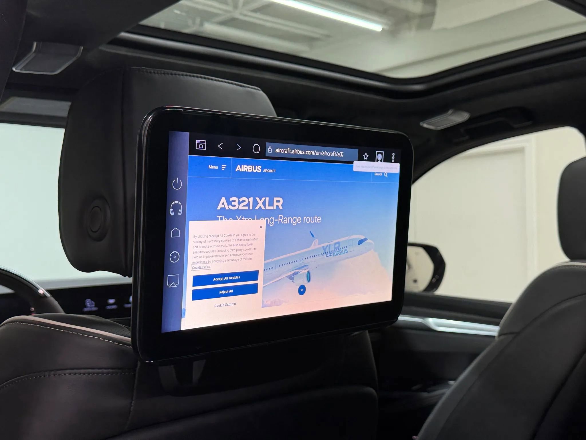 Used 2026 Cadillac Escalade ESV V w/ LPO, ONYX Package image 30