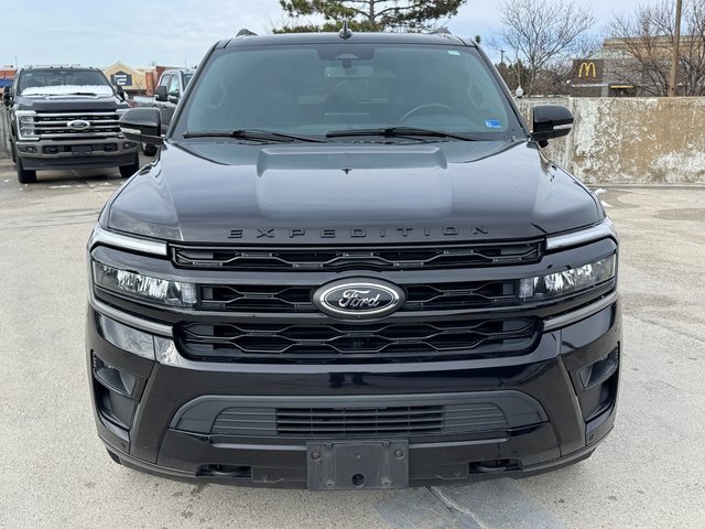 Certified 2022 Ford Expedition Limited image 2
