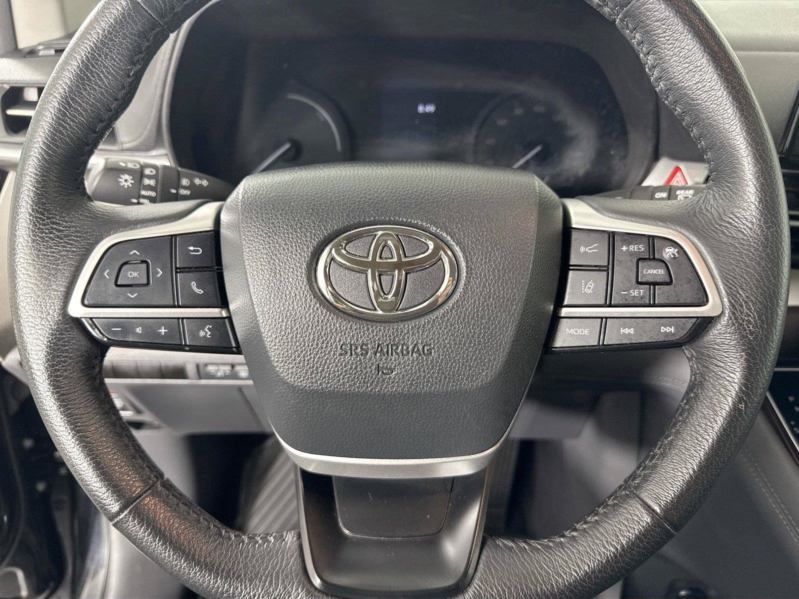 Certified 2024 Toyota Sienna XLE FWD image 16