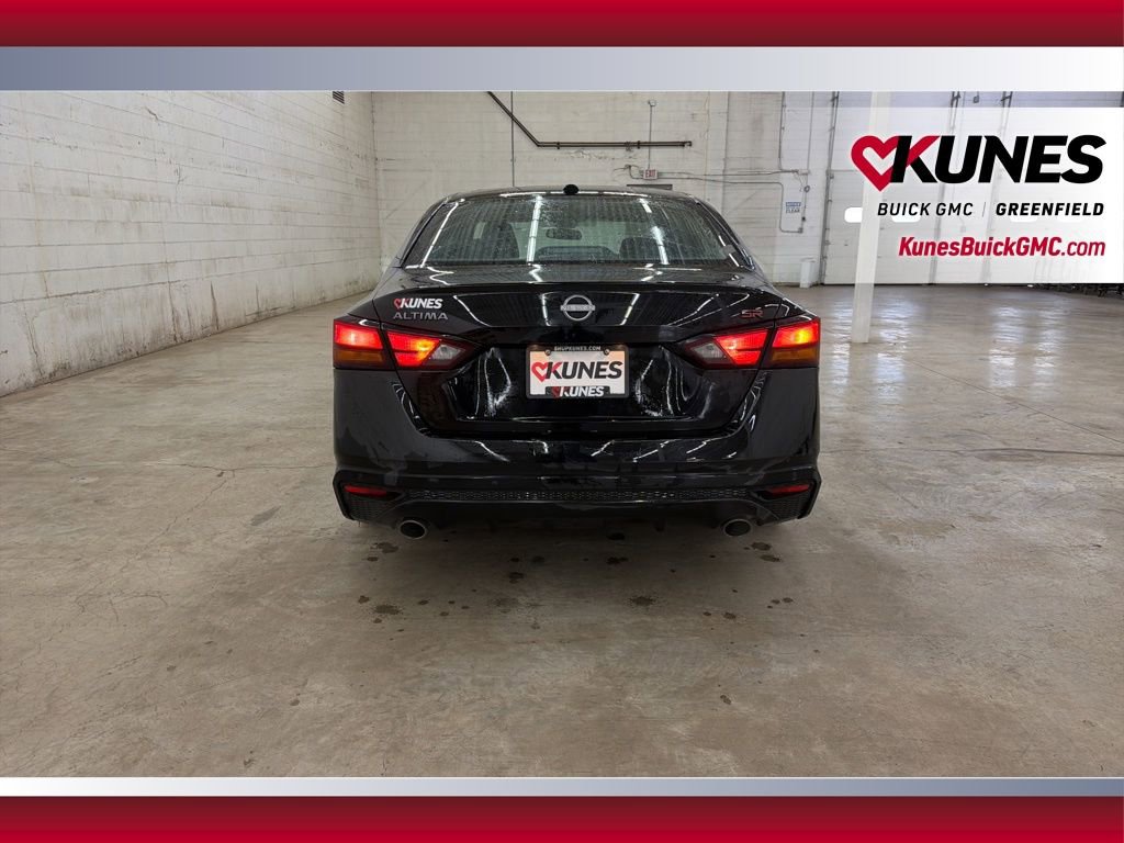 Used 2025 Nissan Altima 2.5 SR FWD image 8