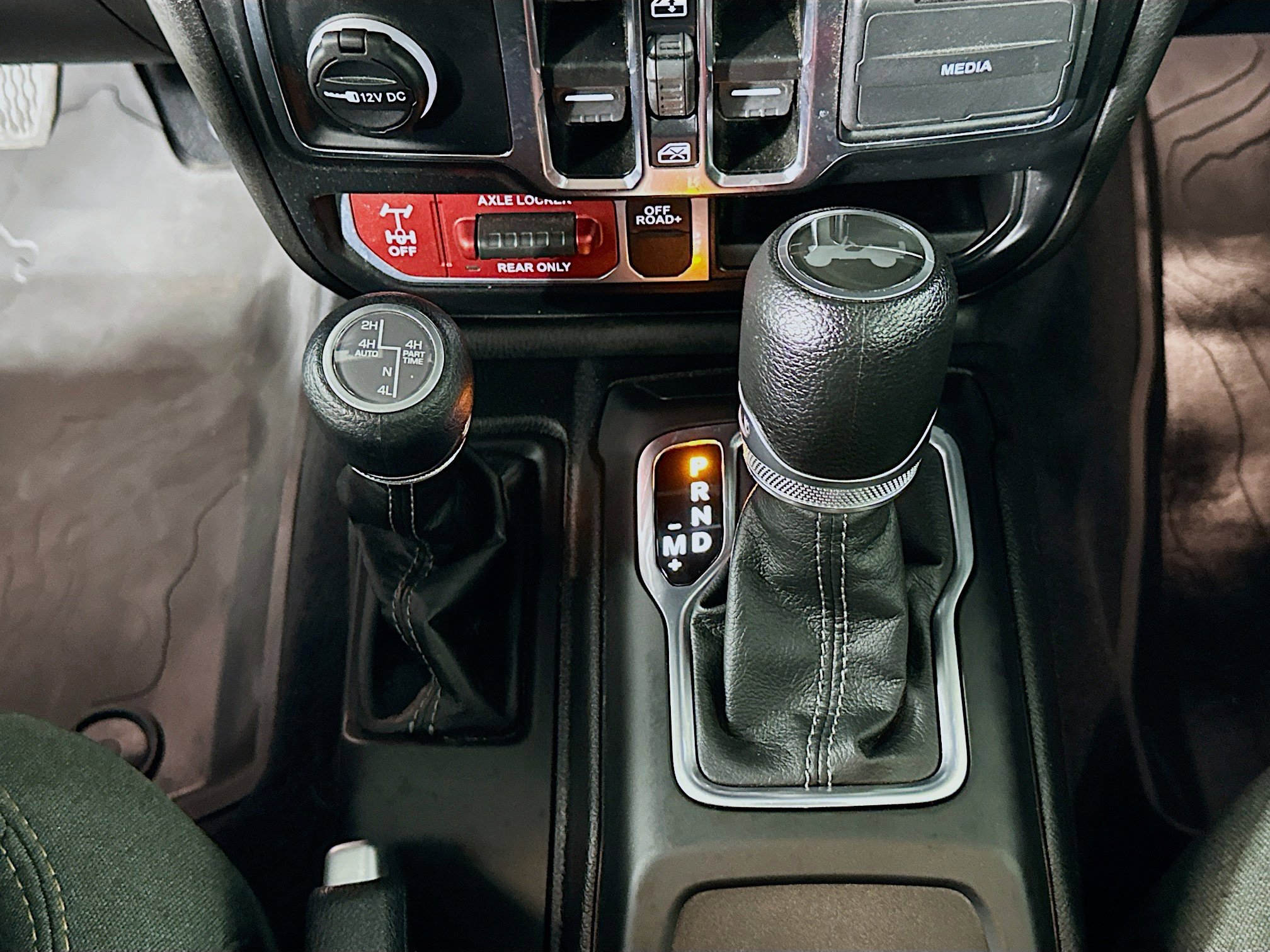 Used 2024 Jeep Wrangler Willys image 23