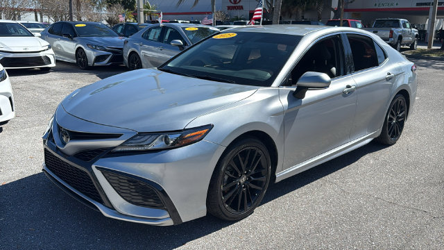 Used 2023 Toyota Camry XSE FWD image 3