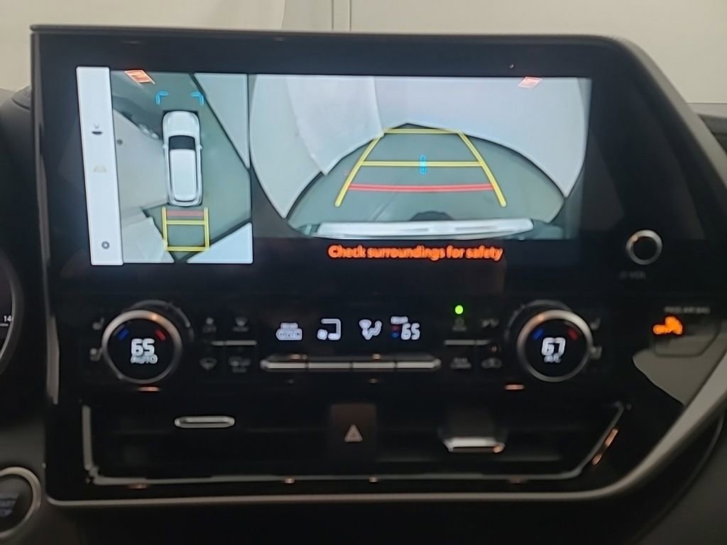 Used 2025 Toyota Highlander Platinum image 37