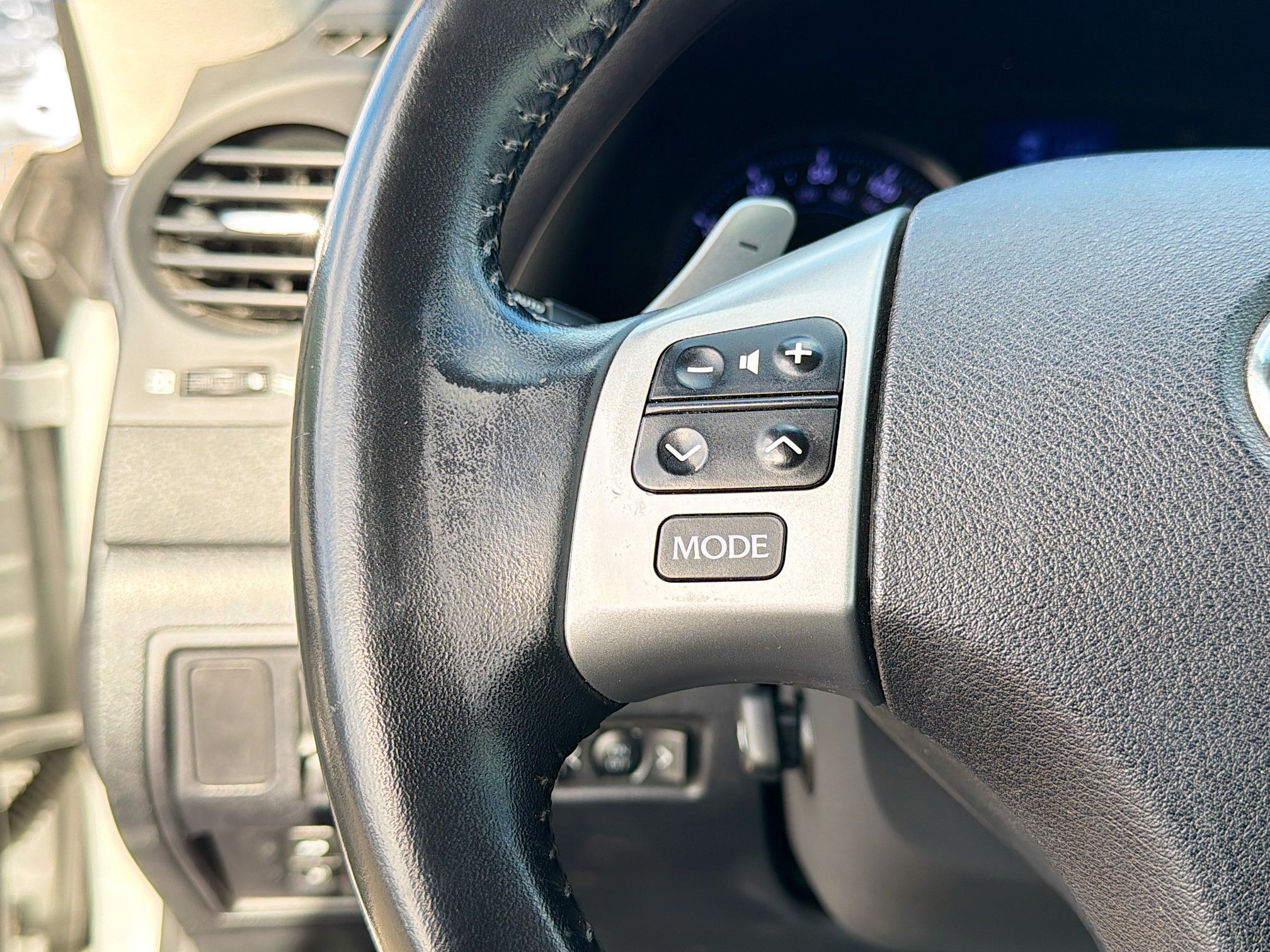 Used 2015 Lexus IS 250C w/ Luxury Package RWD image 35