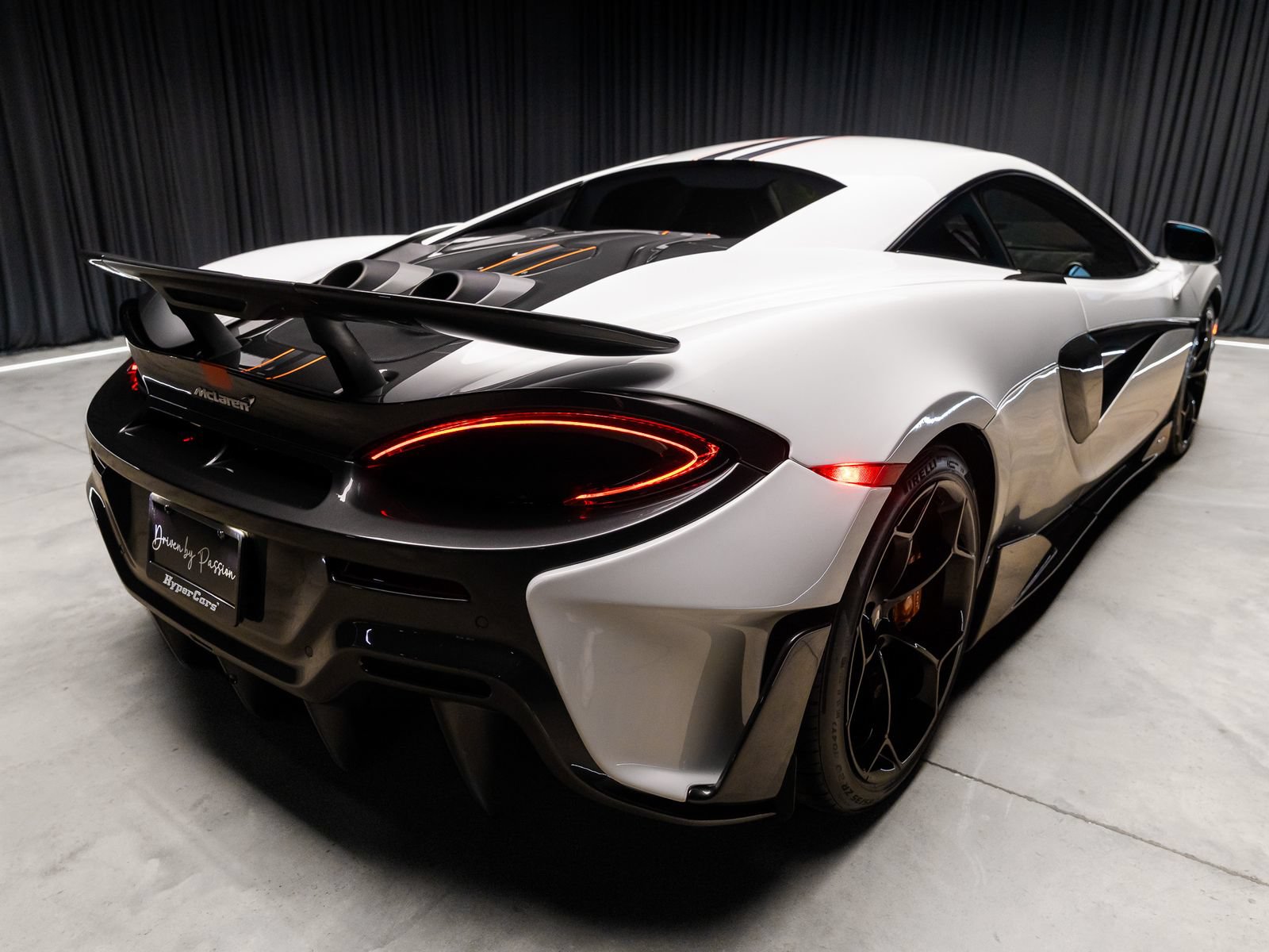 Used 2019 McLaren 600LT RWD image 16