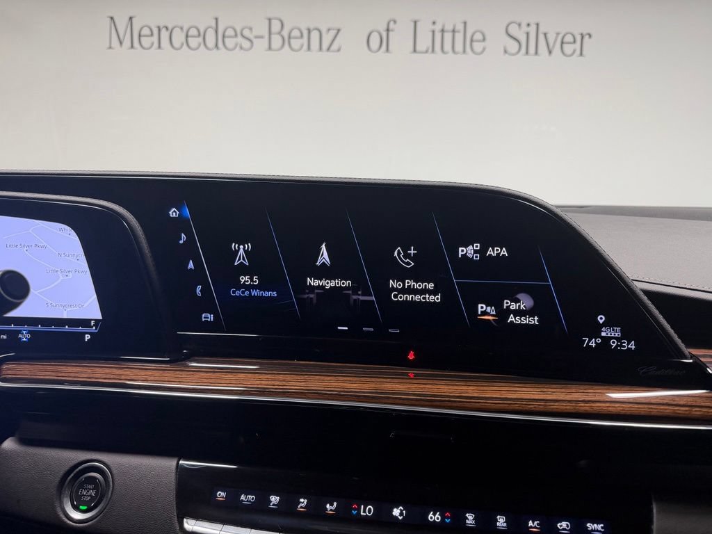 Used 2024 Cadillac Escalade Premium Luxury AWD/4WD image 32