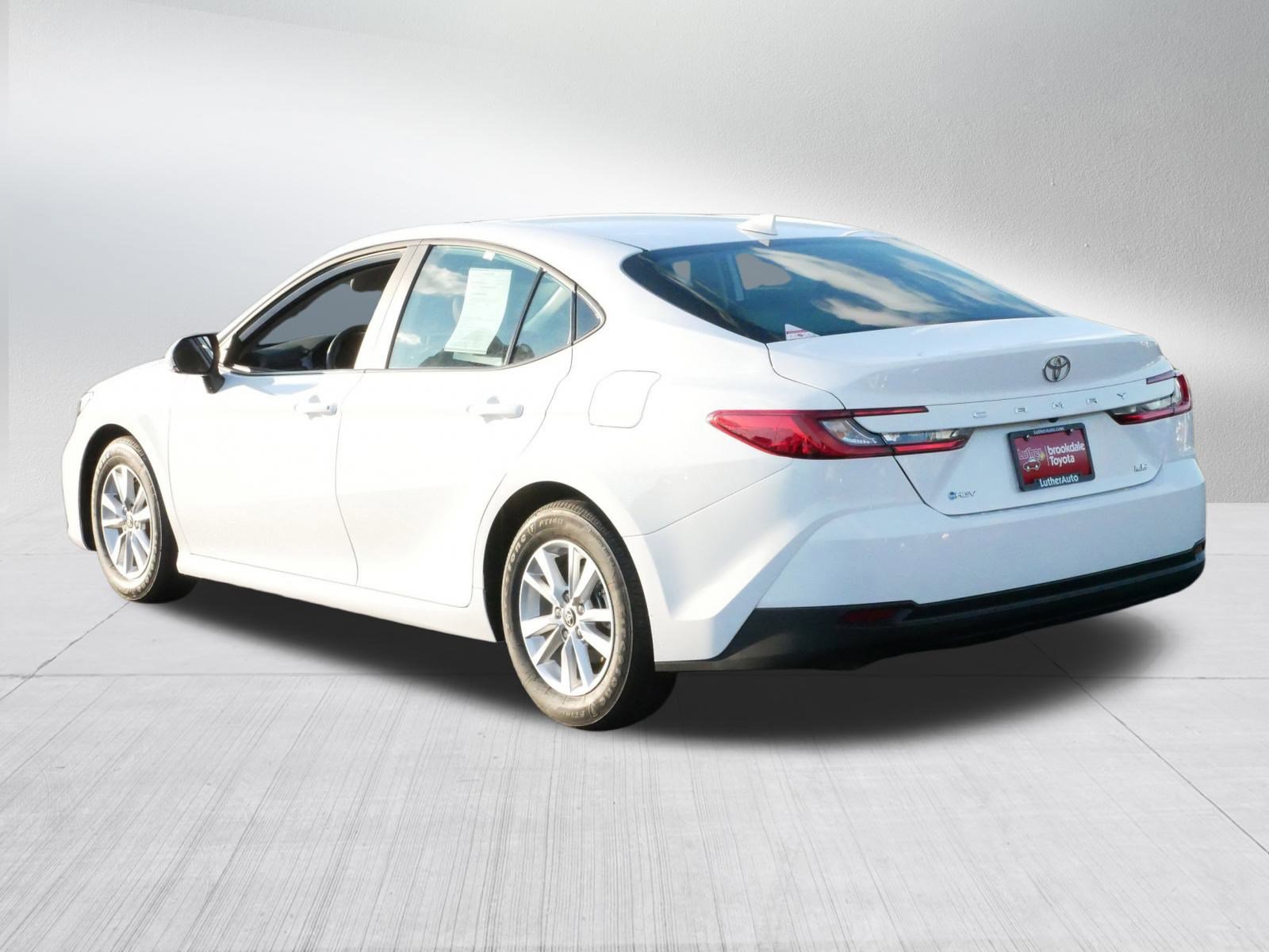 Certified 2025 Toyota Camry LE image 5