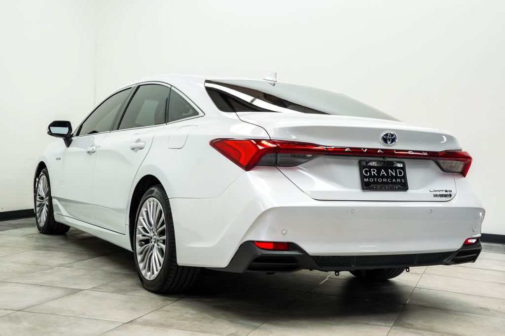 Used 2019 Toyota Avalon Limited w/ Advanced Safety Package FWD image 11