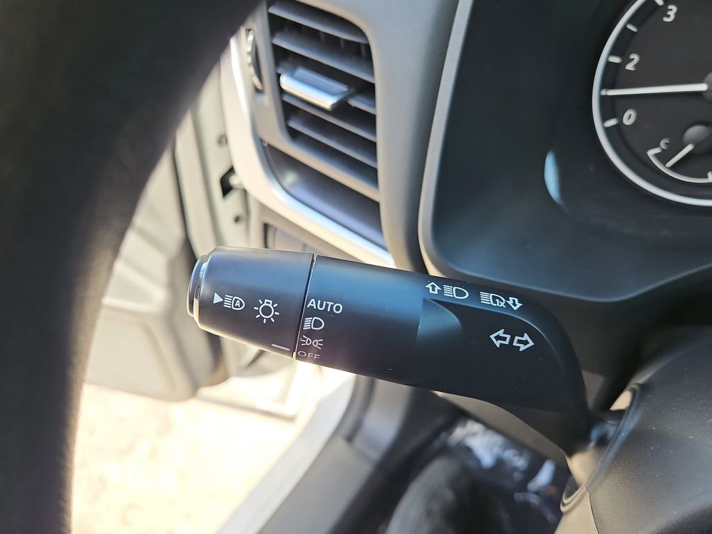 Used 2024 Nissan Rogue SV image 26