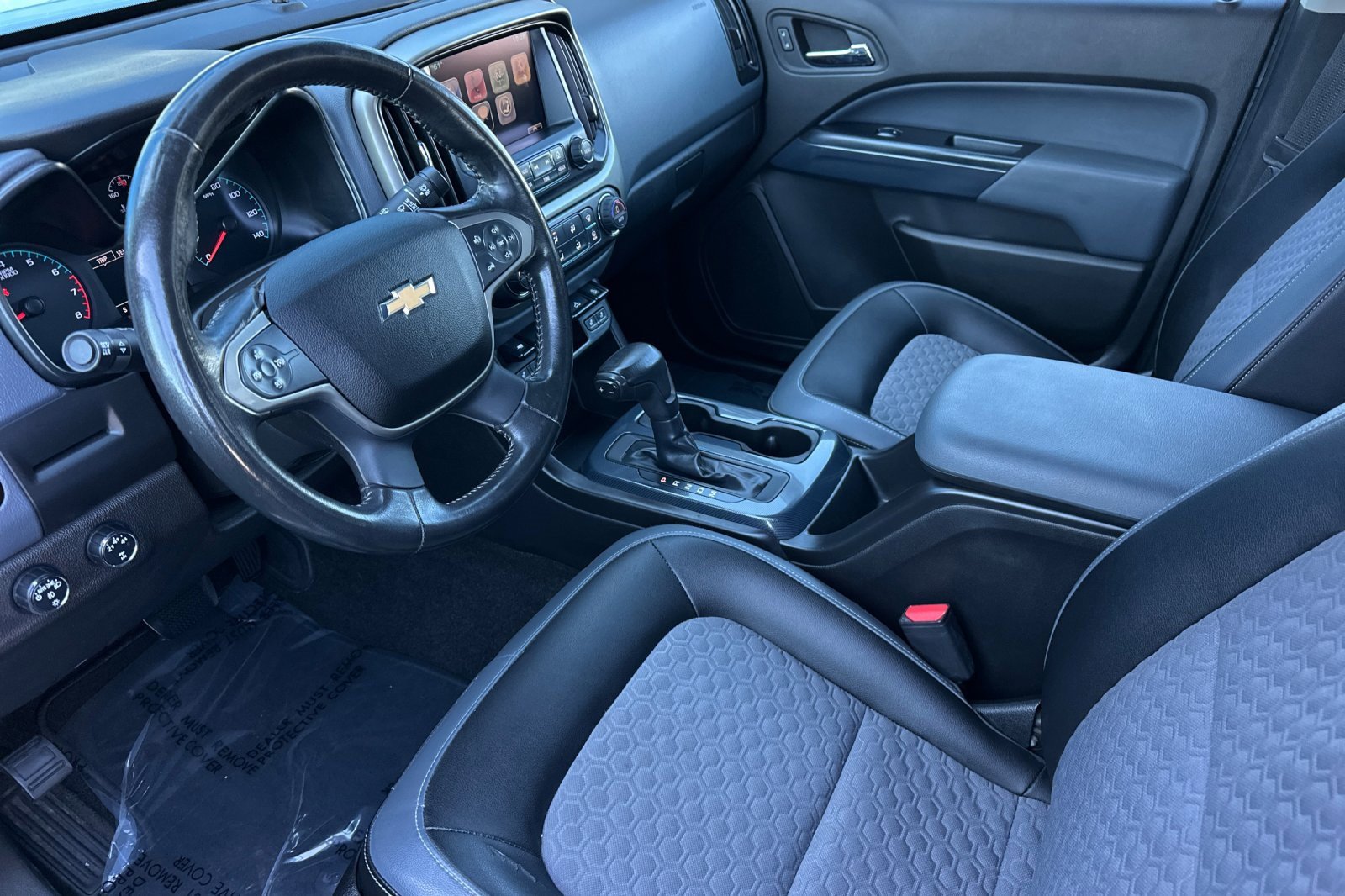 Used 2015 Chevrolet Colorado Z71 image 10