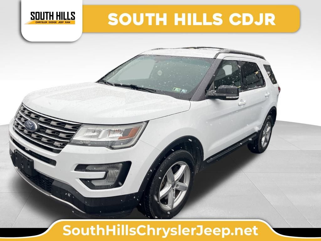 Used 2017 Ford Explorer XLT image 1