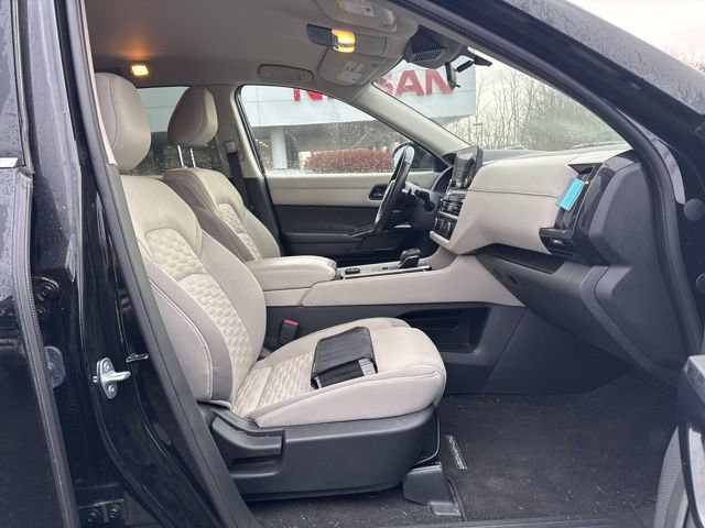 Certified 2023 Nissan Pathfinder SV image 15