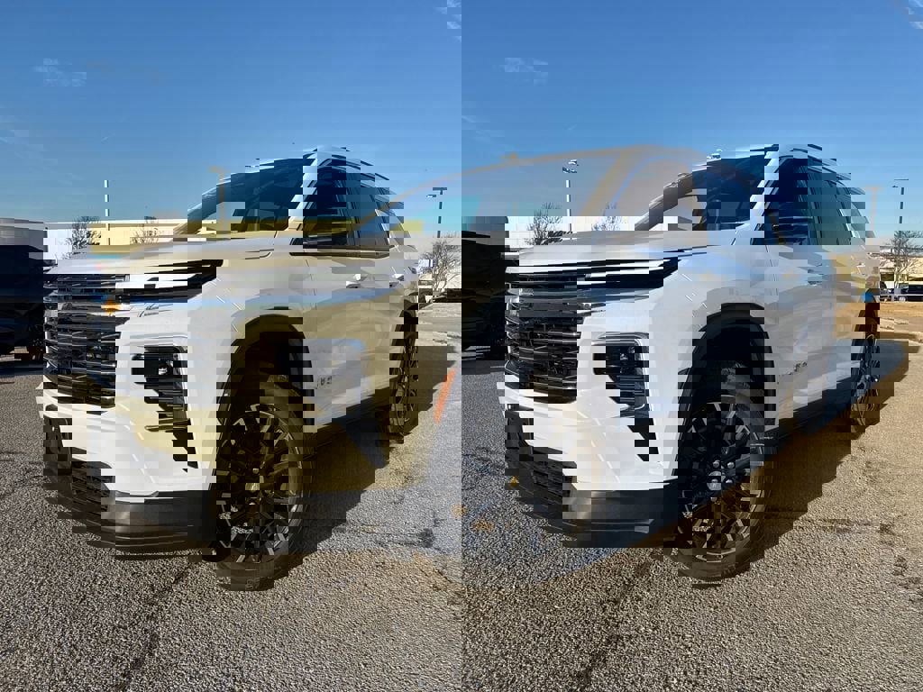 New 2026 Chevrolet Traverse LT w/ Sun and Wheel Package