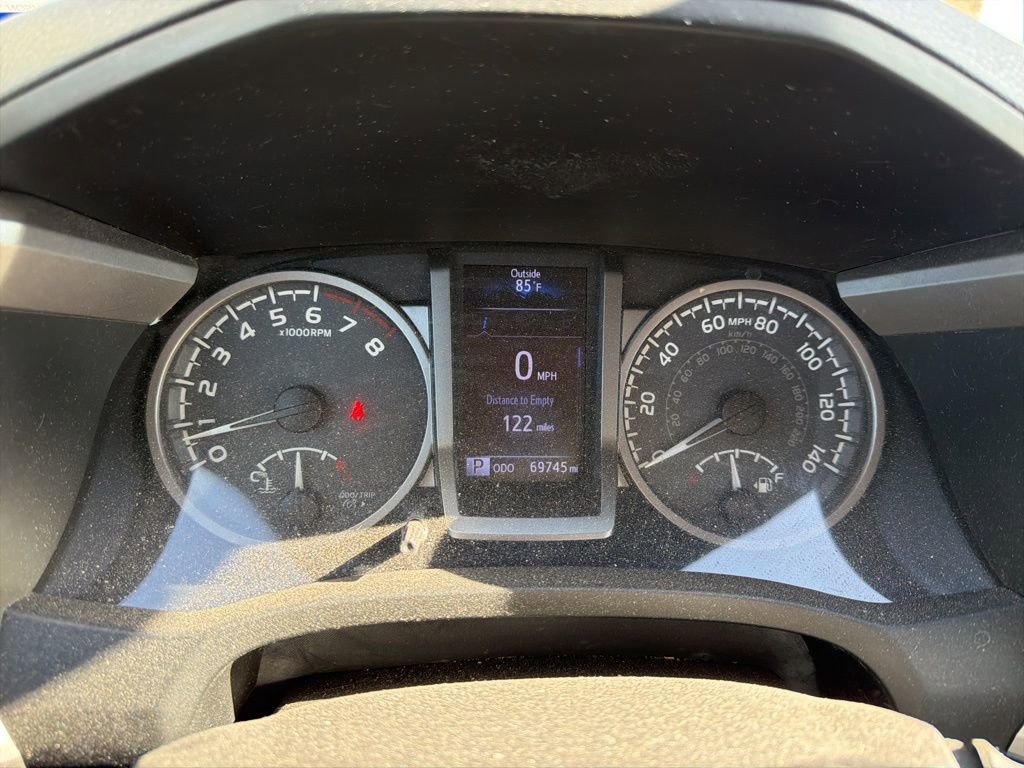 Used 2018 Toyota Tacoma SR5 RWD image 8