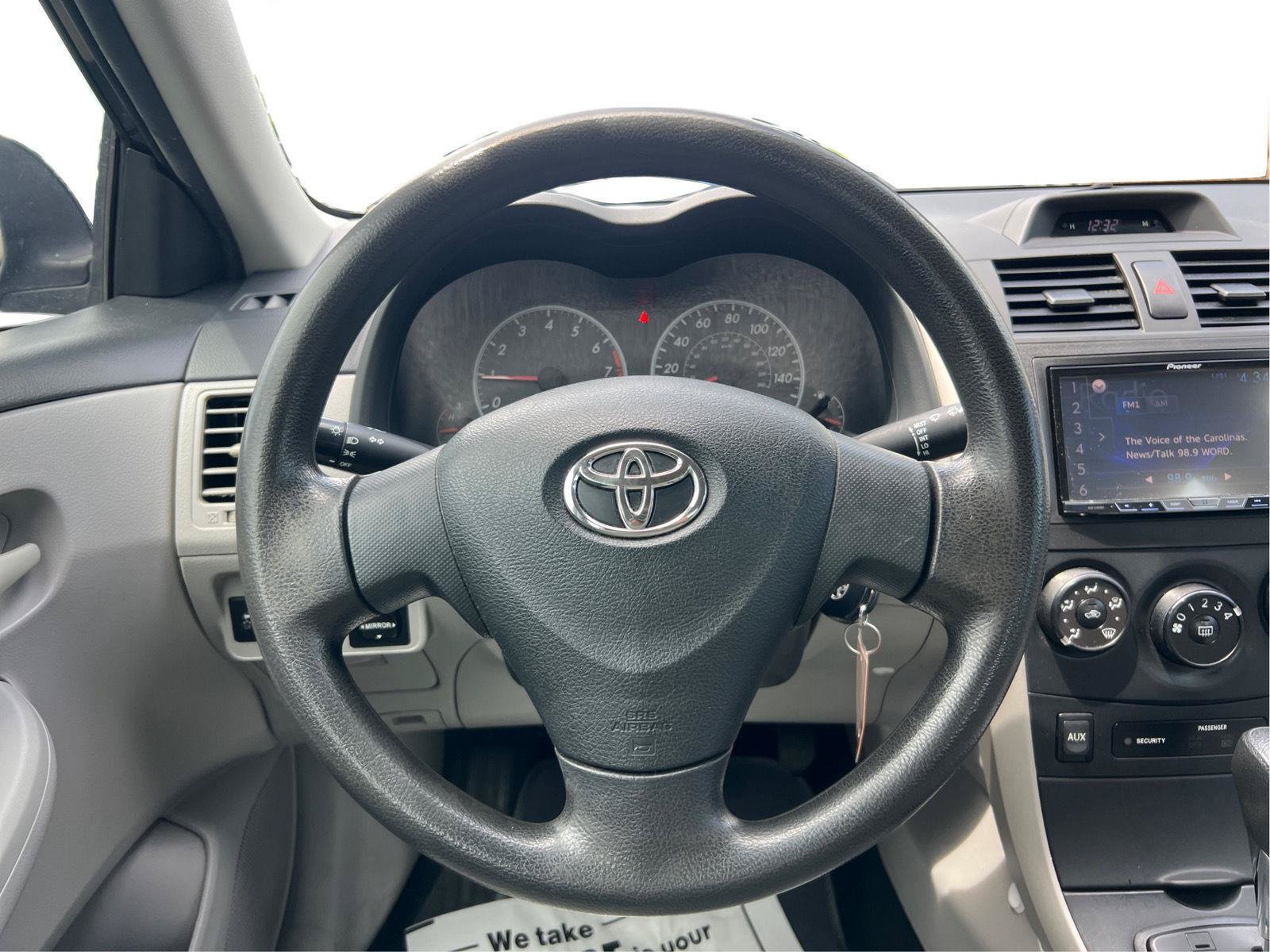 Used 2013 Toyota Corolla L FWD image 6
