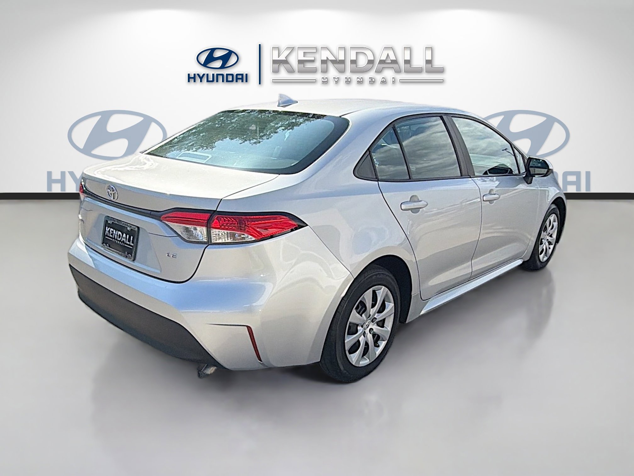 Used 2023 Toyota Corolla LE FWD image 6