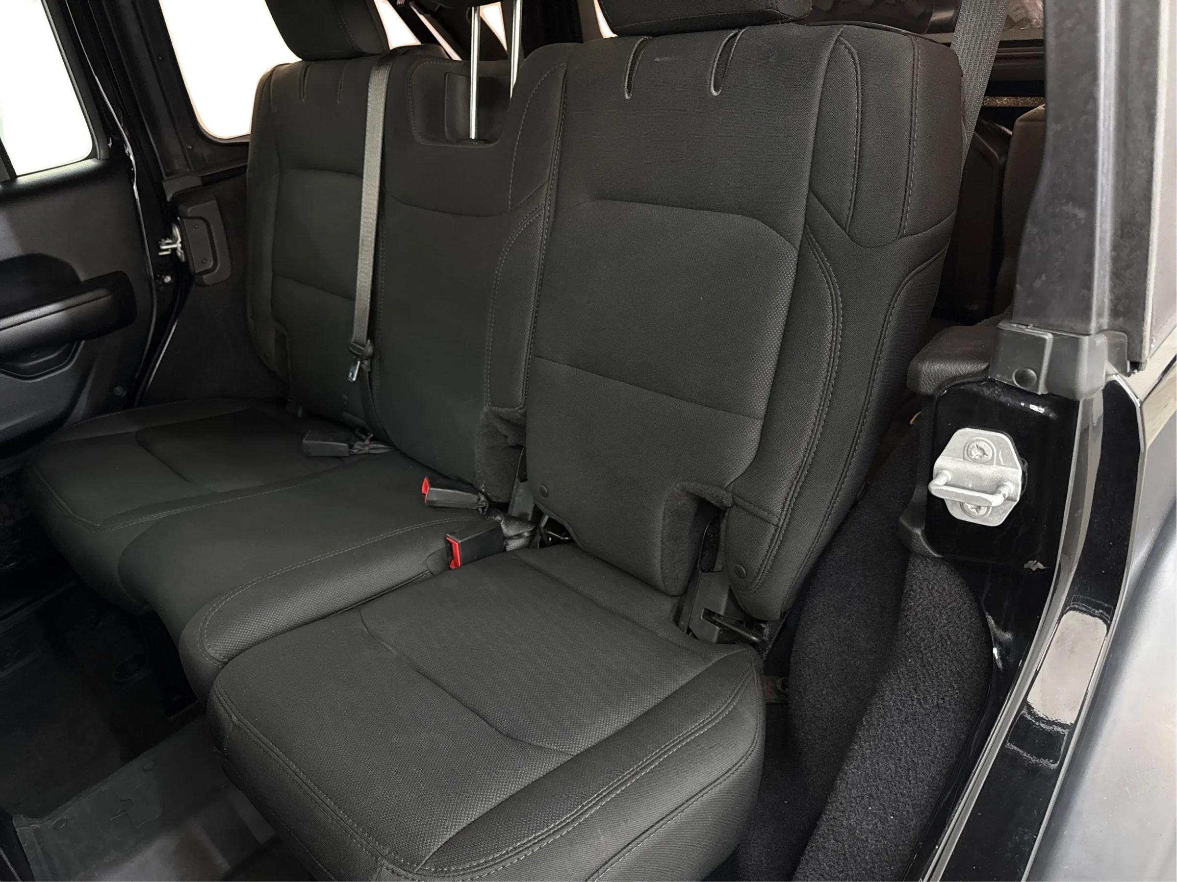 Used 2018 Jeep Wrangler Unlimited Sport S AWD/4WD image 45