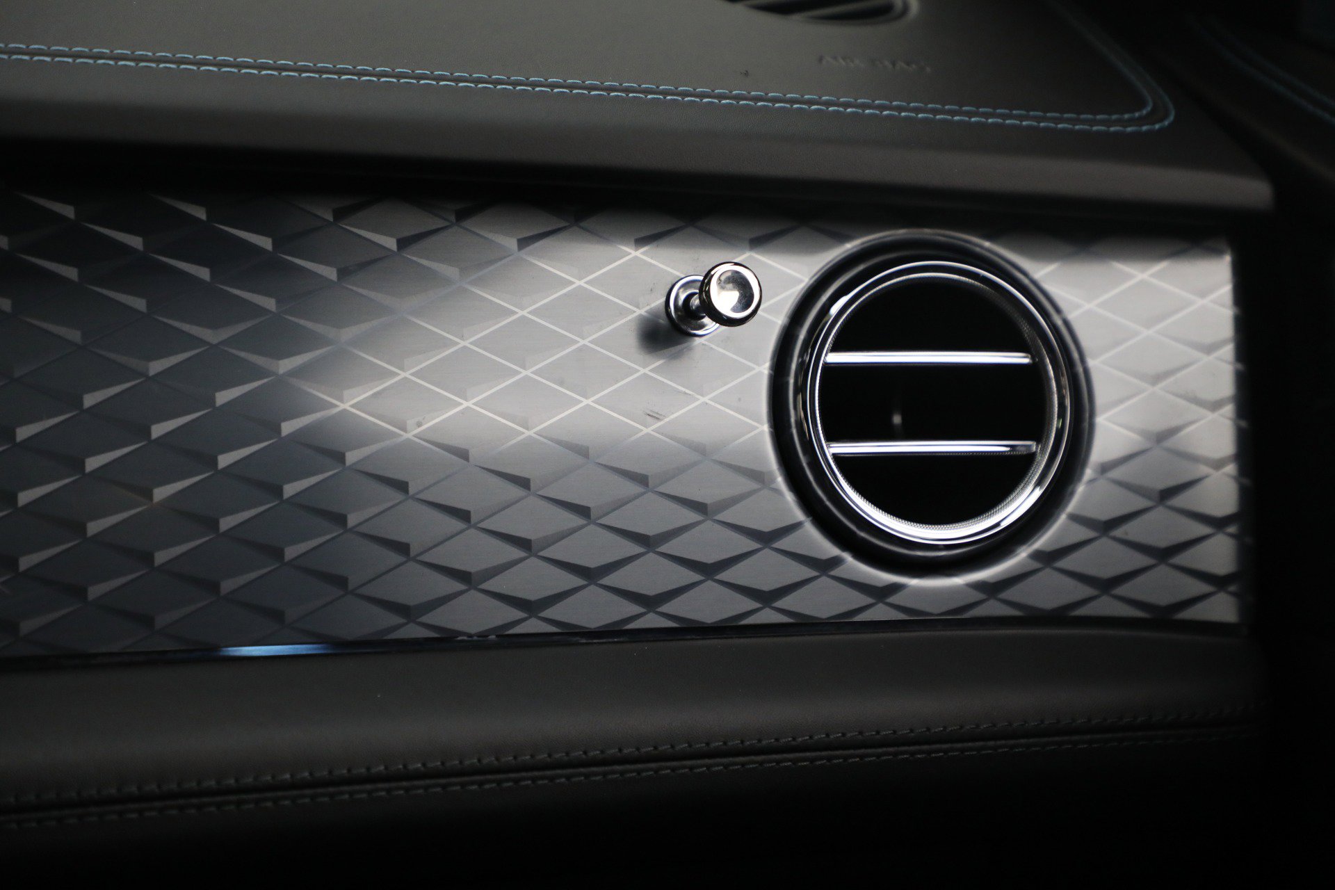 Certified 2021 Bentley Bentayga image 32