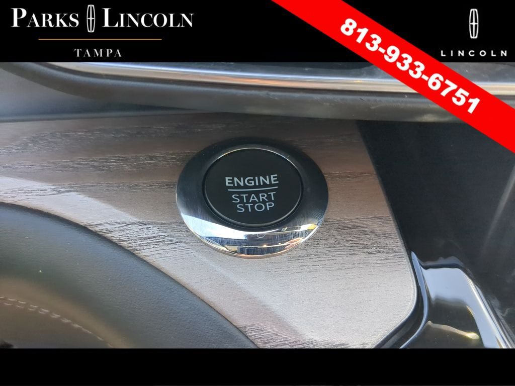 Used 2022 Ford Explorer Platinum w/ Equipment Group 601A AWD/4WD image 32
