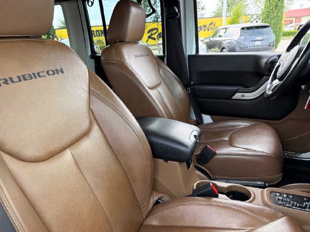 Used 2014 Jeep Wrangler Unlimited Rubicon w/ Connectivity Group AWD/4WD image 25