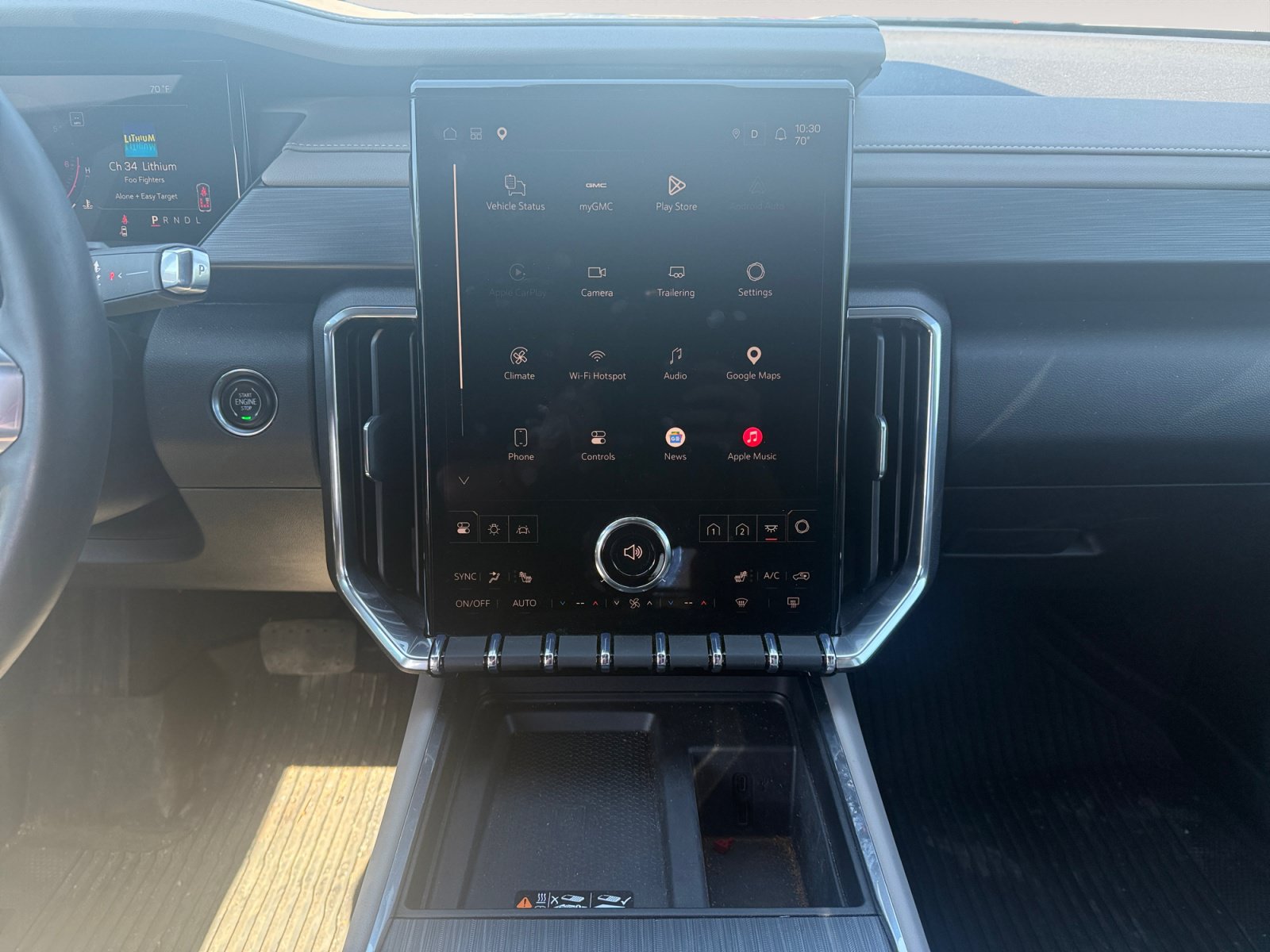 Certified 2026 GMC Acadia Elevation w/ Elevation Premium Package AWD/4WD image 11