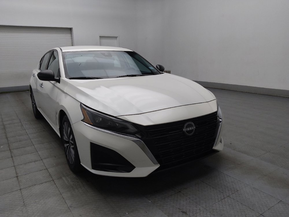 Used 2024 Nissan Altima 2.5 SV FWD image 13