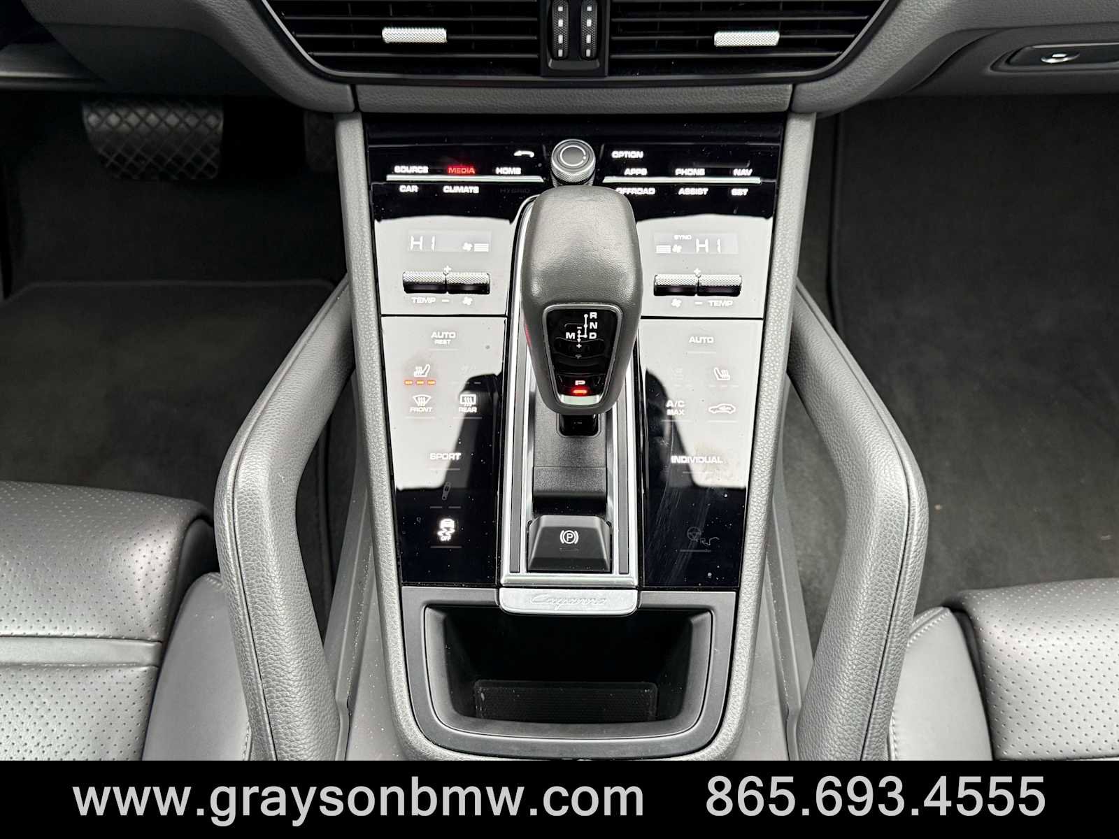 Used 2022 Porsche Cayenne image 19