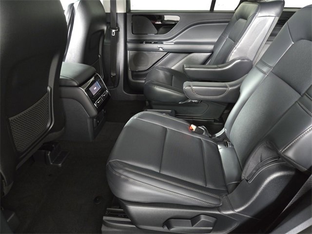 New 2025 Lincoln Aviator AWD w/ Jet Appearance Package image 14