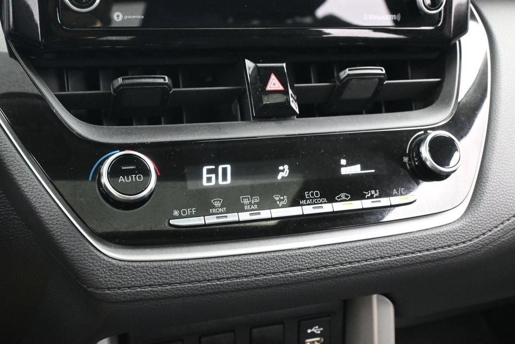 Used 2022 Toyota Corolla Cross LE w/ Moonroof Package FWD image 19