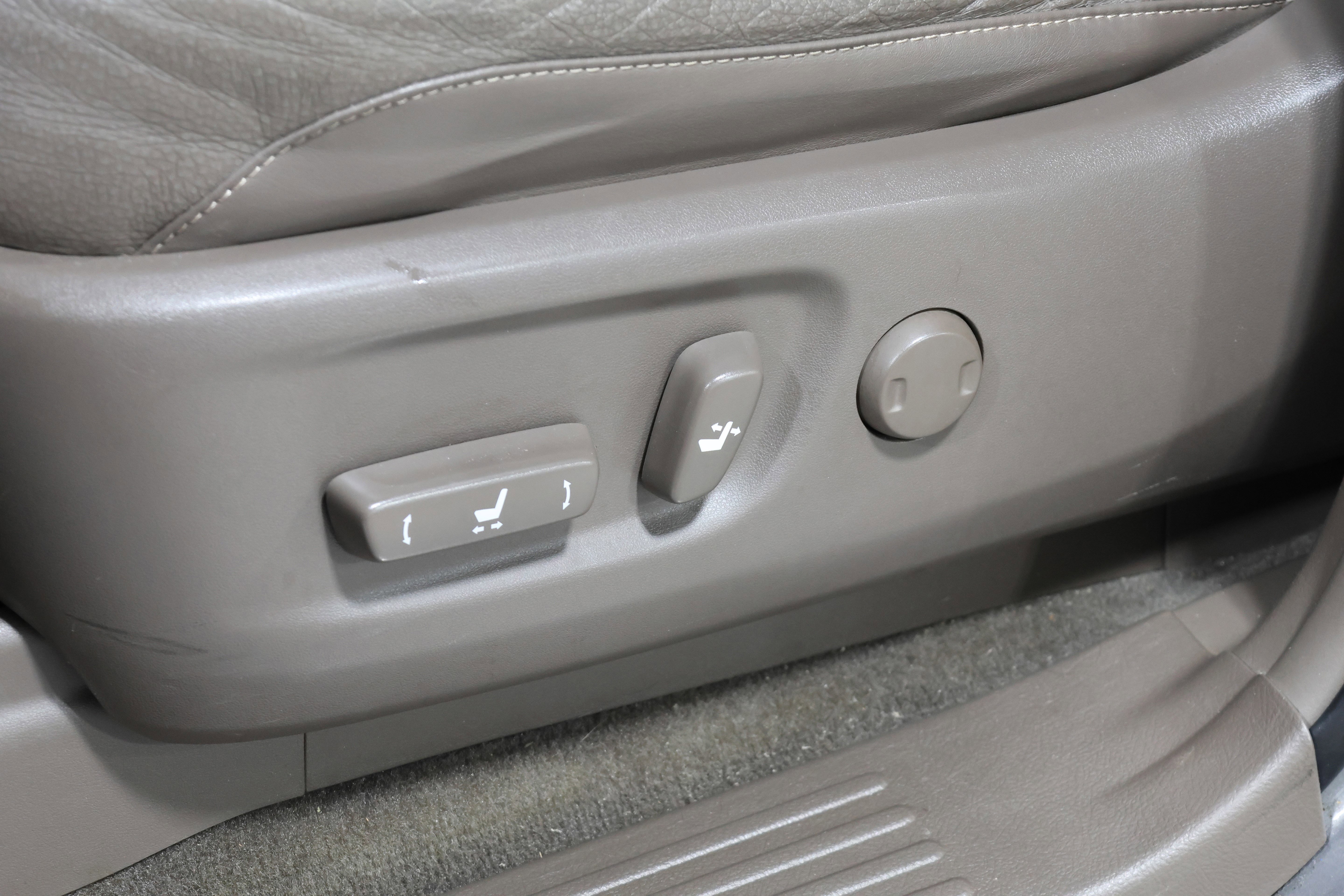 Used 2014 Lexus GX 460 image 33