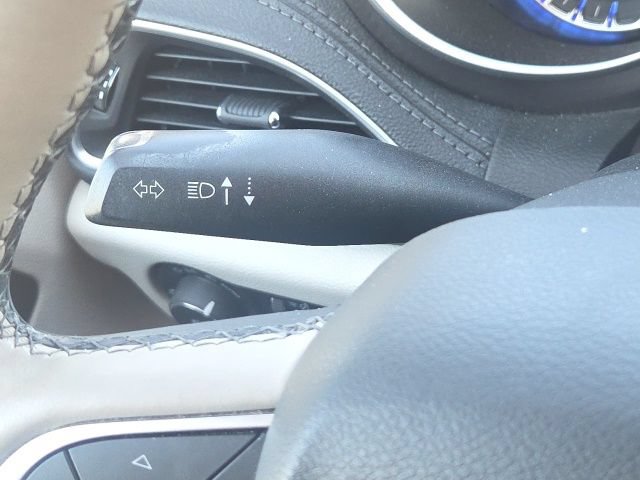 Used 2017 Chrysler Pacifica Limited w/ UConnect Theater Package FWD image 42