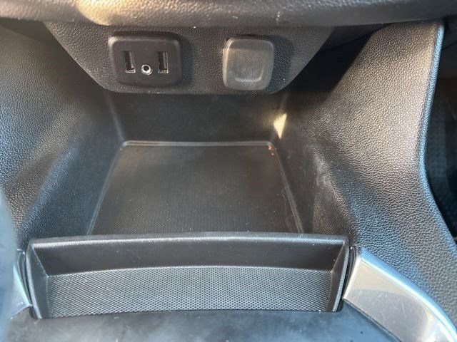 Used 2021 Chevrolet Traverse LT image 26