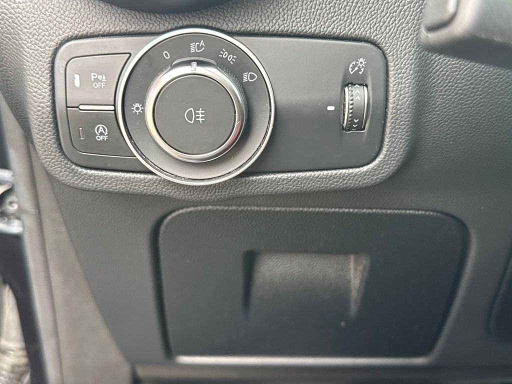 Used 2023 Alfa Romeo Stelvio Veloce AWD/4WD image 40