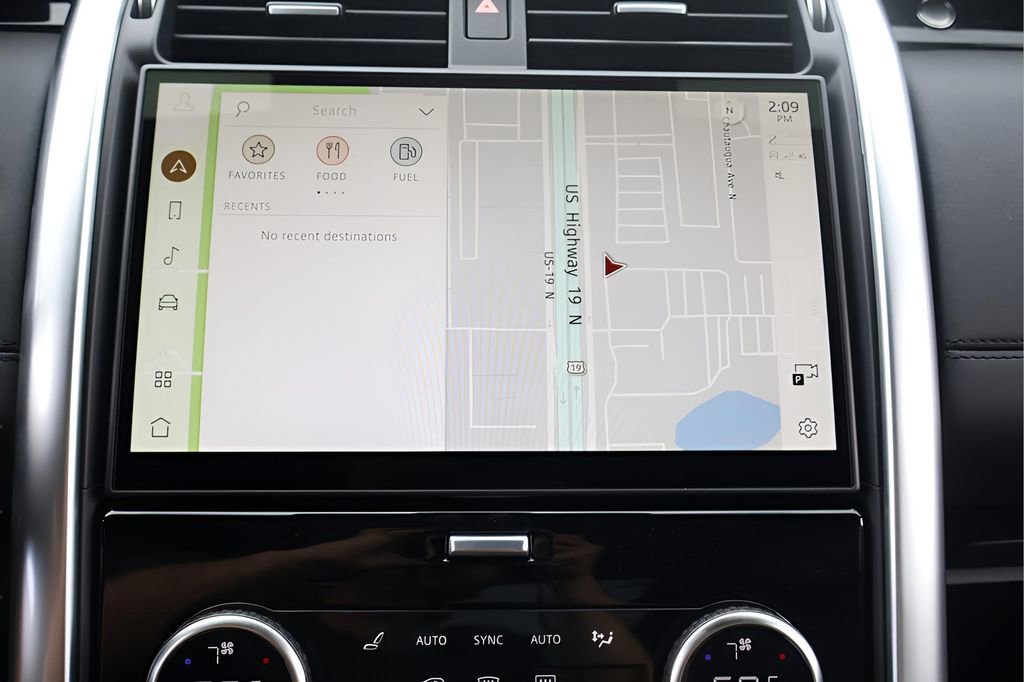 Used 2025 Land Rover Discovery S image 25