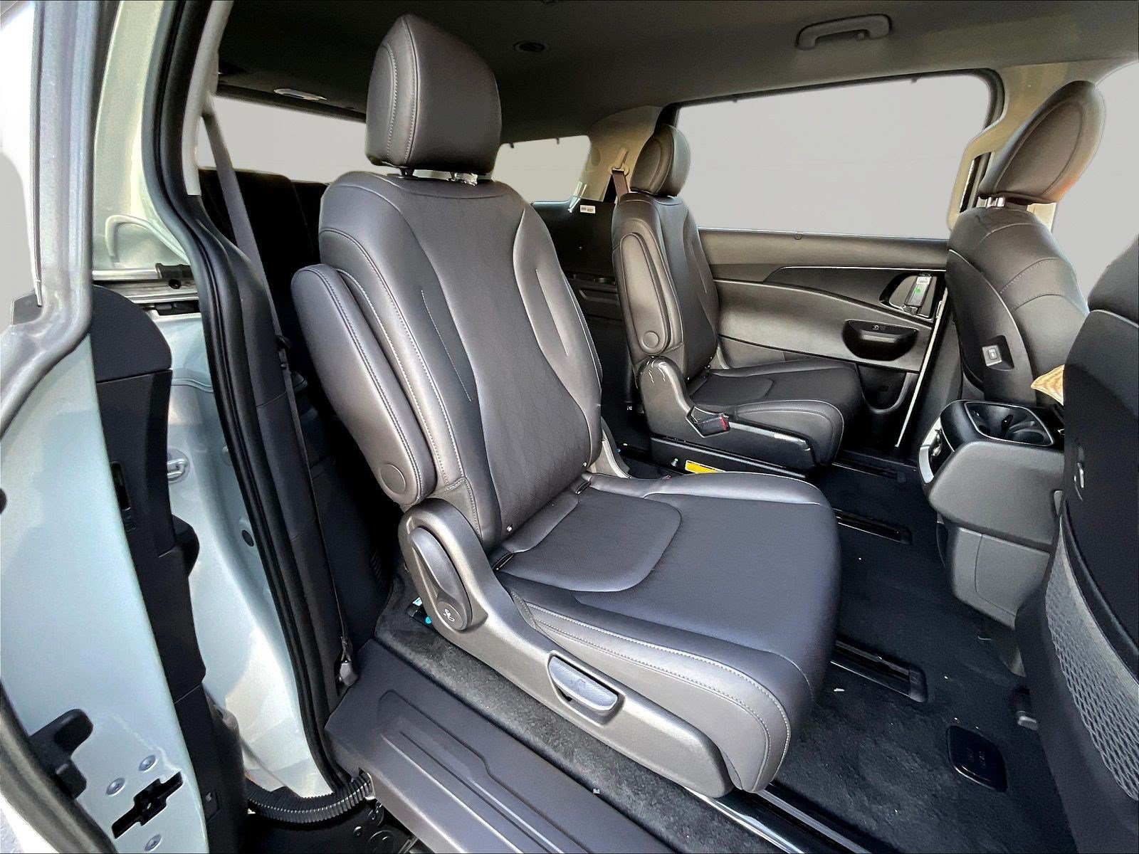 New 2027 Kia Carnival EX FWD image 20