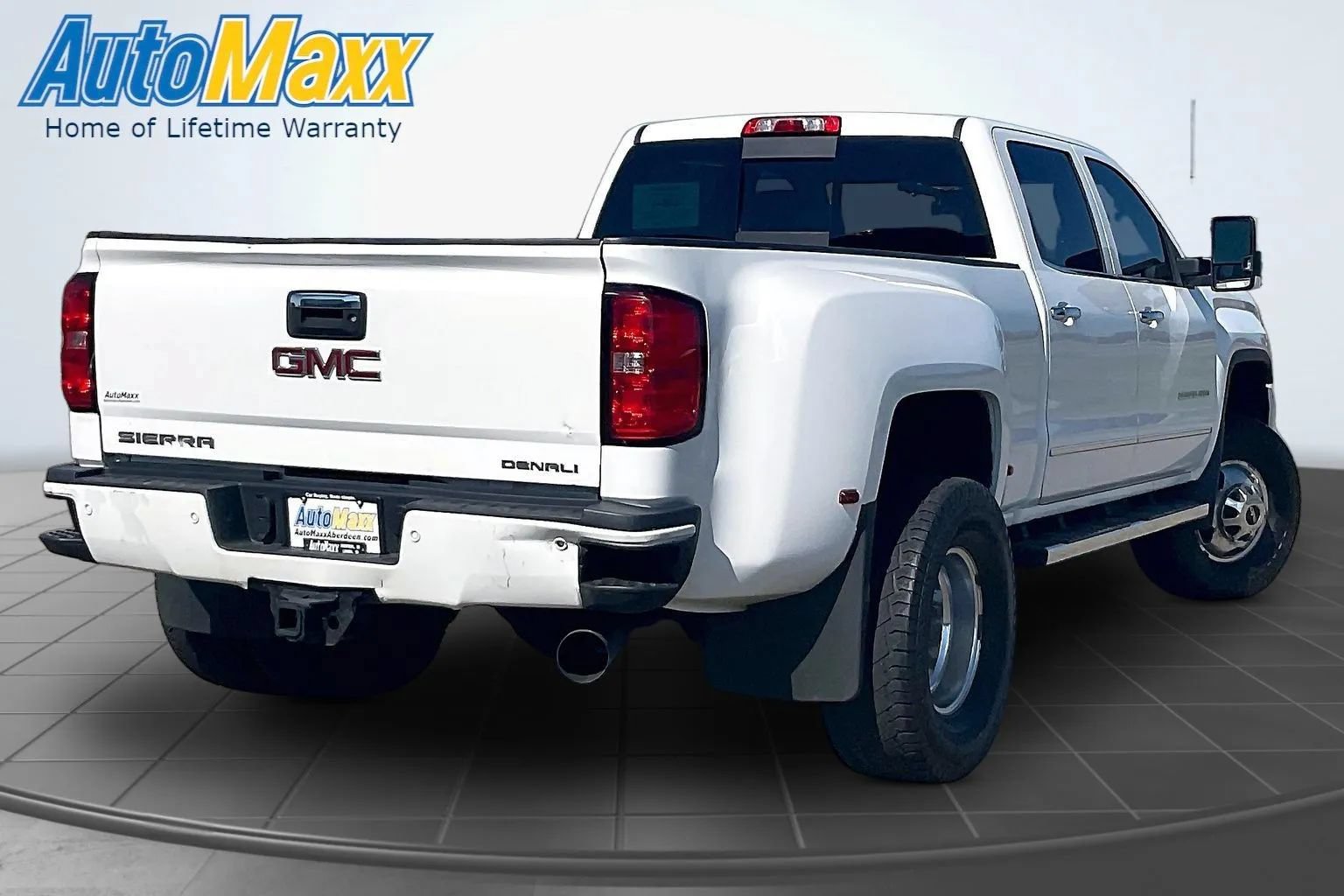 Used 2015 GMC Sierra 3500 Denali AWD/4WD image 9