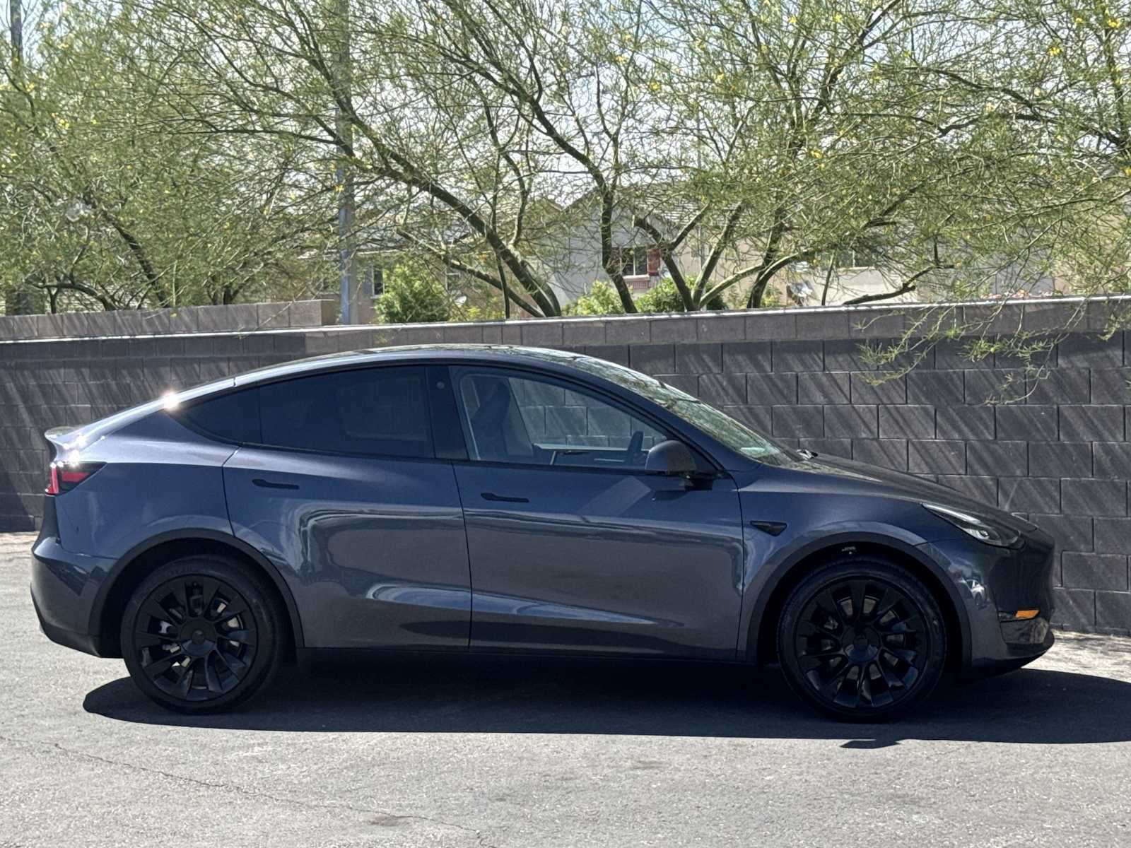 Used 2023 Tesla Model Y Long Range AWD/4WD image 9