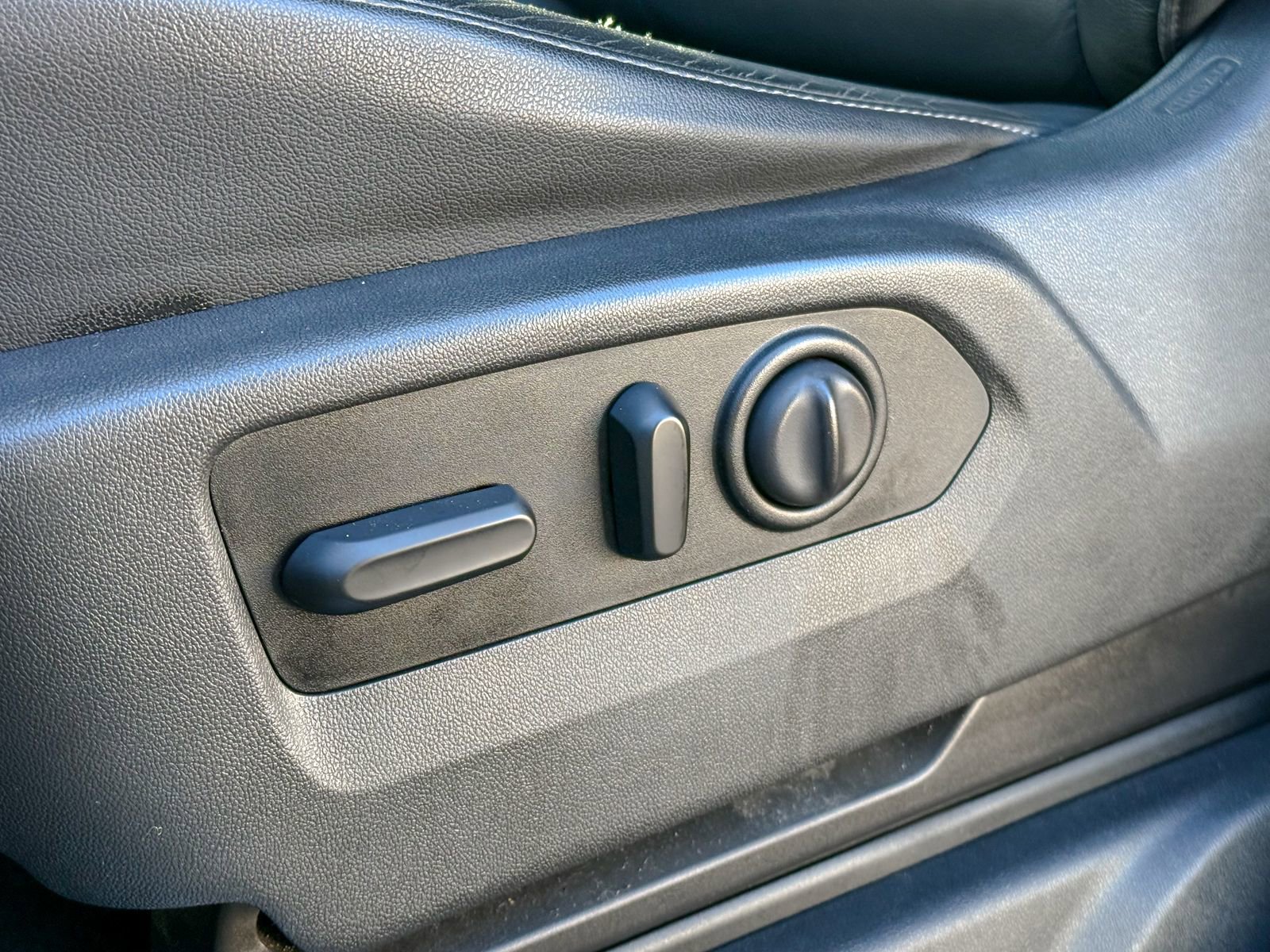 Used 2019 Chevrolet Silverado 1500 RST image 16