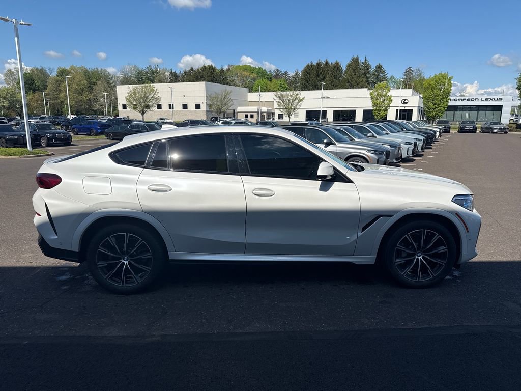 Used 2022 BMW X6 xDrive40i w/ Executive Package image 6