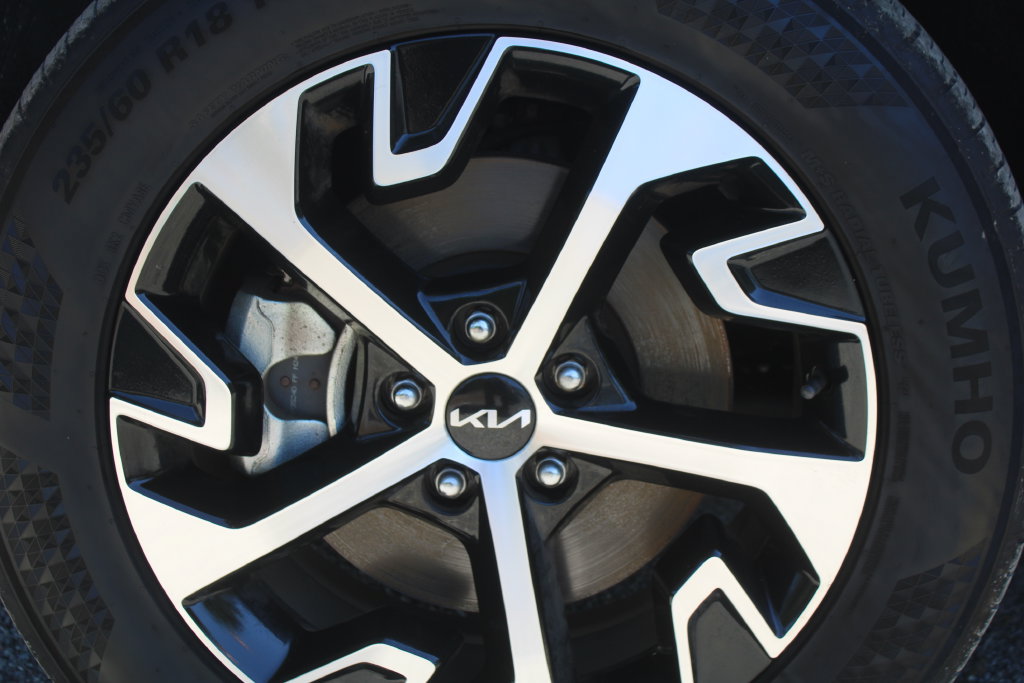 Certified 2025 Kia Sportage EX FWD image 17