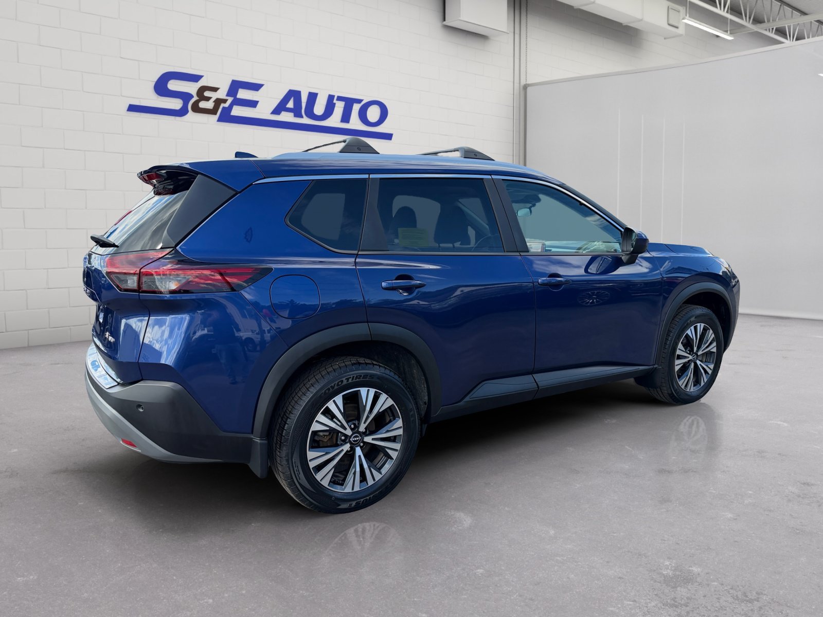 Used 2023 Nissan Rogue SV w/ SV Premium B Package AWD/4WD image 4