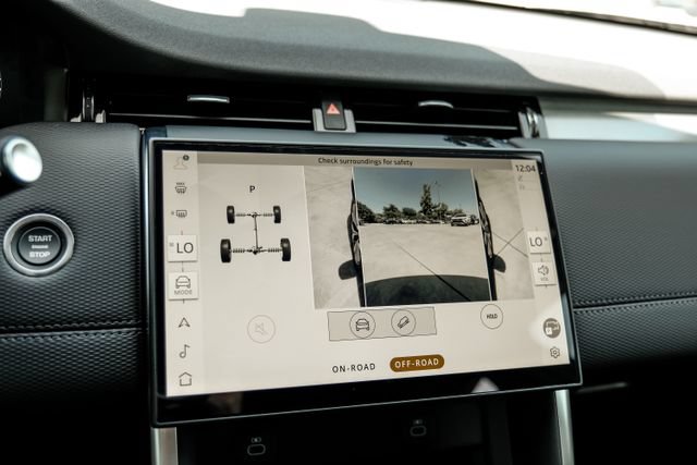 New 2026 Land Rover Discovery Sport Landmark AWD/4WD image 31